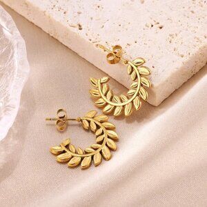18K Gold Laurel Wreath Roman Grecian Floral Leaf C-Shape Hoop Earrings NEW